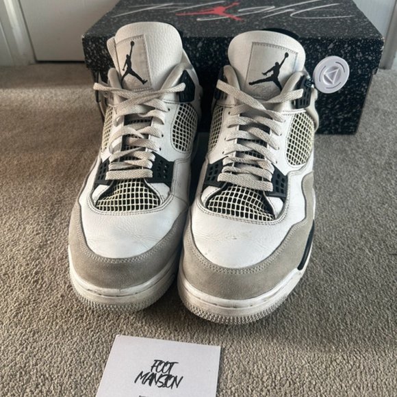 Air Jordan 4 Retro Military Black - Picture 2 of 4